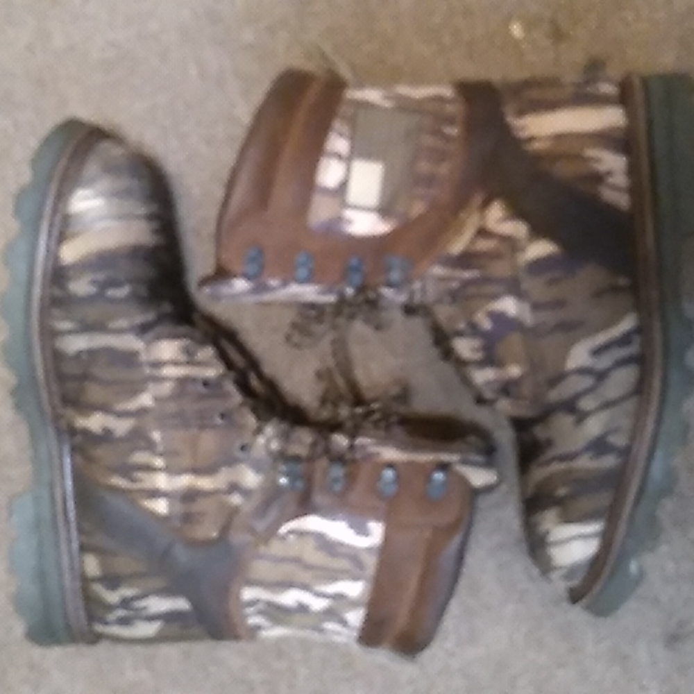 Hunting boots
